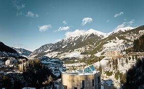 Urban Nature Bad Gastein - Badeschloss